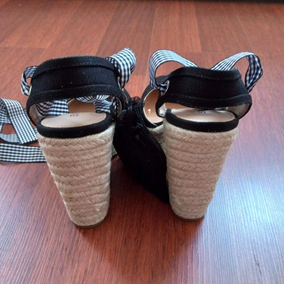 Express Espadrilles - Picture 4 of 4